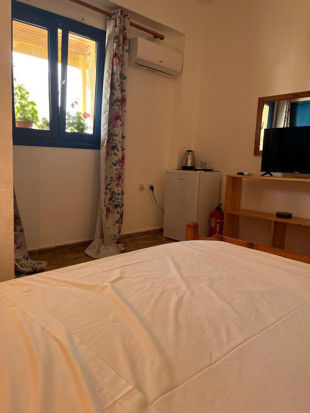 Ilios Apartment *